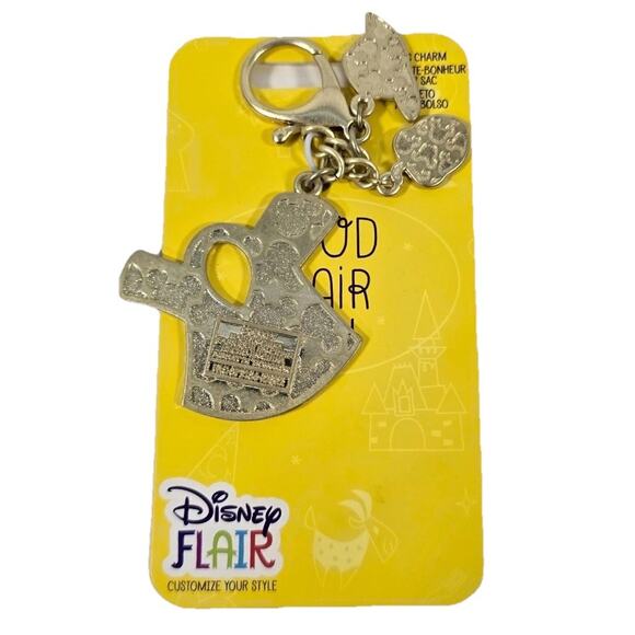 2022 DISNEY PARKS Flair Chip & Dale Rescue Ranger Keychain Bag Charm New - Picture 2 of 2